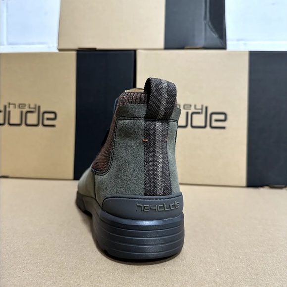 Hey Dude Scott - Picture 4 of 4